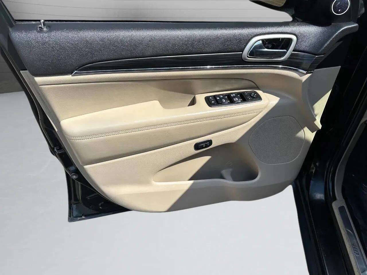 JeepGrand Cherokee45