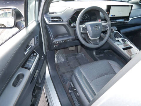 2025 Toyota Sienna Platinum 7-Passenger