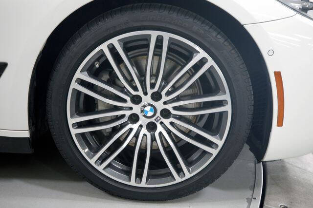 2018 BMW 5 Series 530i