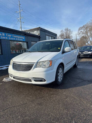 2015 Chrysler Town and Country for sale at R&R Car Company in Mount Clemens MI