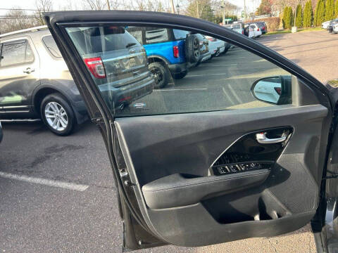 2022 Kia Niro Plug-In Hybrid LXS