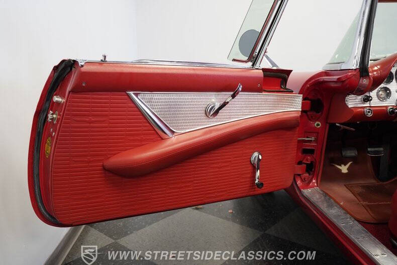 1957 Ford Thunderbird