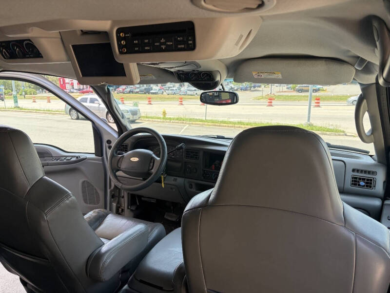 2003 Ford Excursion XLT