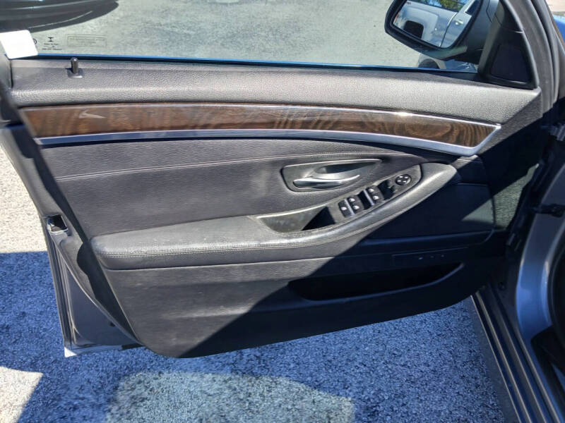 2016 BMW 5 Series 528i