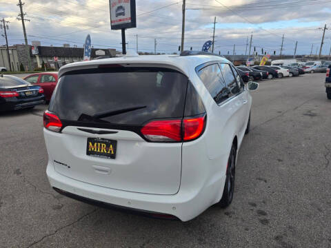 2020 Chrysler Pacifica Touring