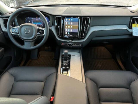 2025 Volvo XC60 T8 Plus Dark Theme