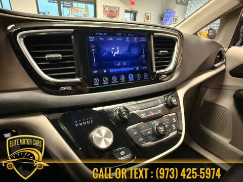 2017 Chrysler Pacifica Touring-L Plus