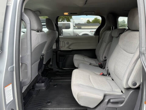 2021 Toyota Sienna LE 8-Passenger