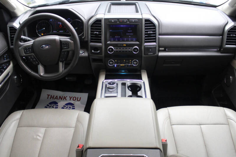Used 2020 Ford Expedition XLT with VIN 1FMJU1HT9LEA14124 for sale in Natchez, MS