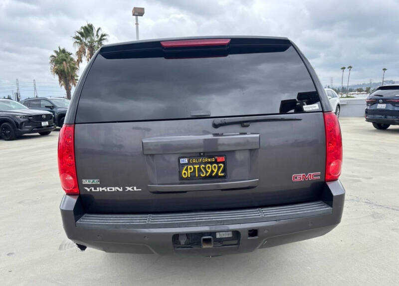 2011 GMC Yukon XL SLT