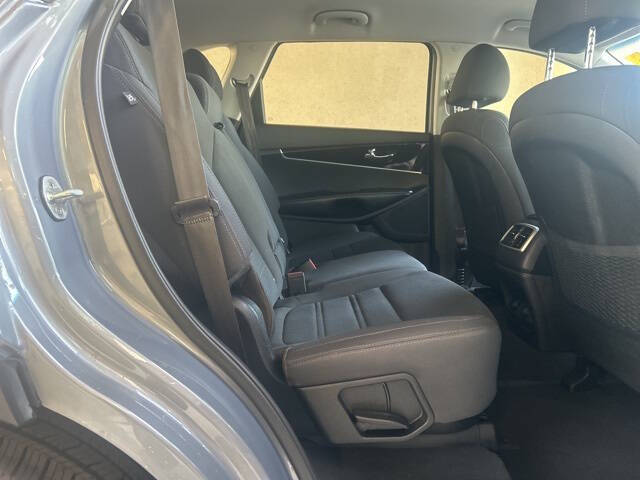 2019 Kia Sorento S V6