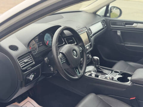 2017 Volkswagen Touareg V6 Sport