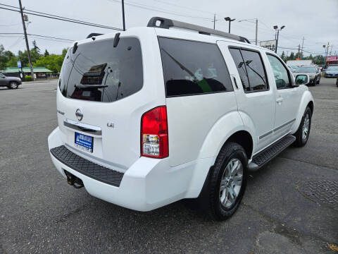 2008 Nissan Pathfinder LE