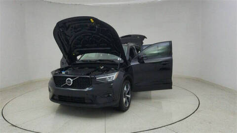 2024 Volvo XC40 B5 Plus Dark Theme