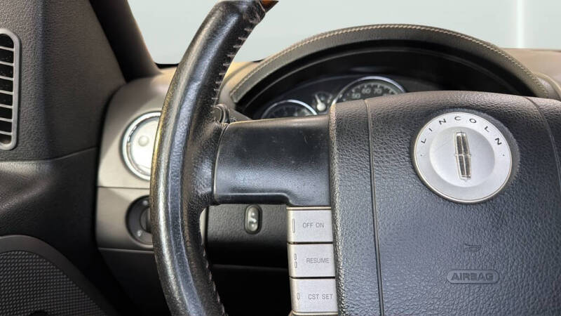 2008 Lincoln Mark LT