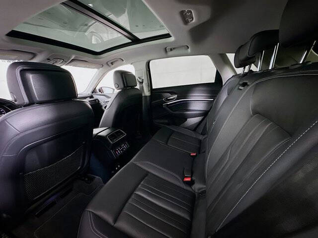 2024 Audi Q8 e-tron quattro Premium Plus