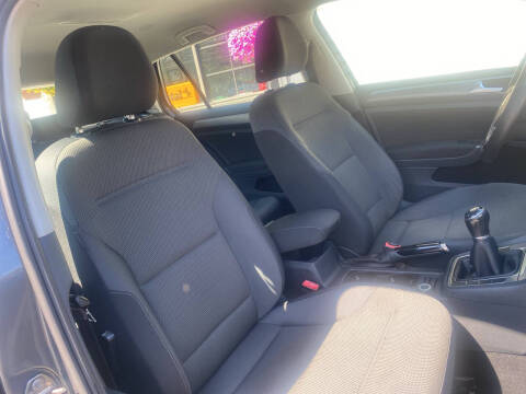 2016 Volkswagen Golf TSI S