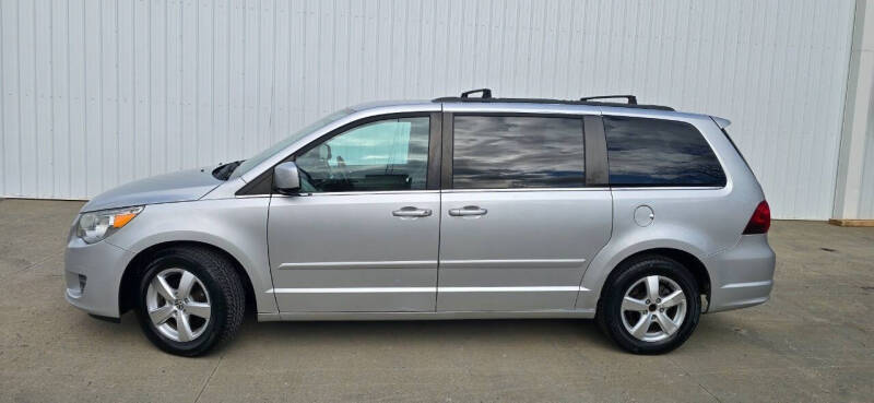 2011 Volkswagen Routan SE