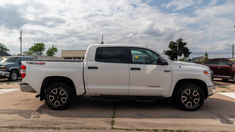 2017 Toyota Tundra SR5