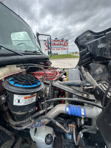 2017 Freightliner M2 106