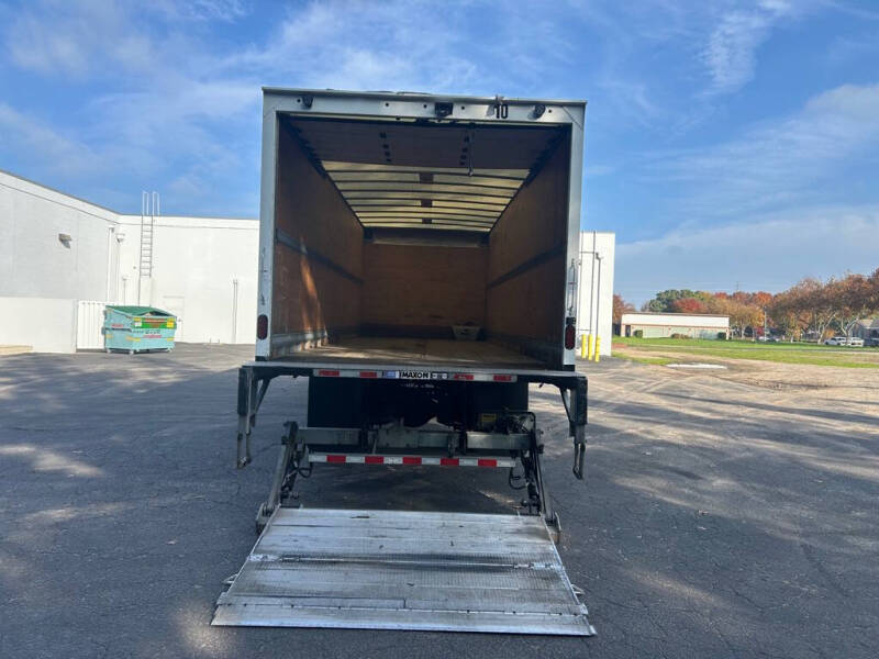 2022 Freightliner M2 106