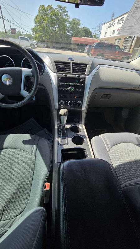 2011 Chevrolet Traverse LT