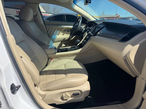 2016 Ford Taurus SEL