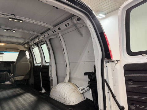 2017 GMC Savana 2500