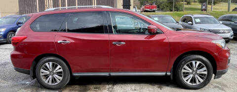 2017 Nissan Pathfinder SL