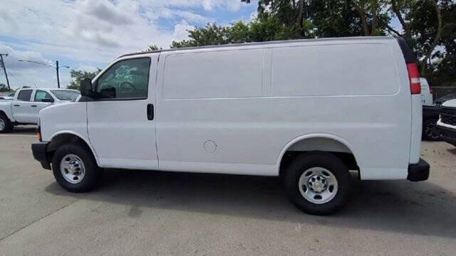 2025 Chevrolet Express 2500