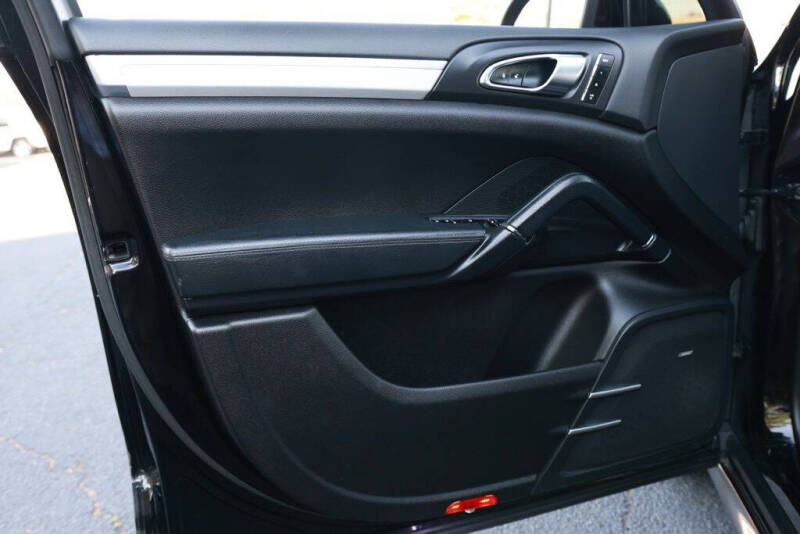 2013 Porsche Cayenne GTS