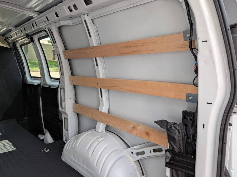 2025 Chevrolet Express 2500