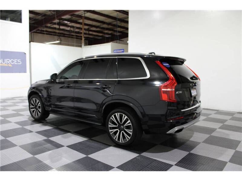2021 Volvo XC90 T5 Momentum