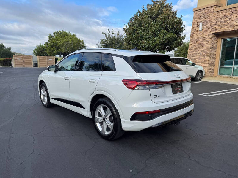 2024 Audi Q4 e-tron quattro Premium Plus 55