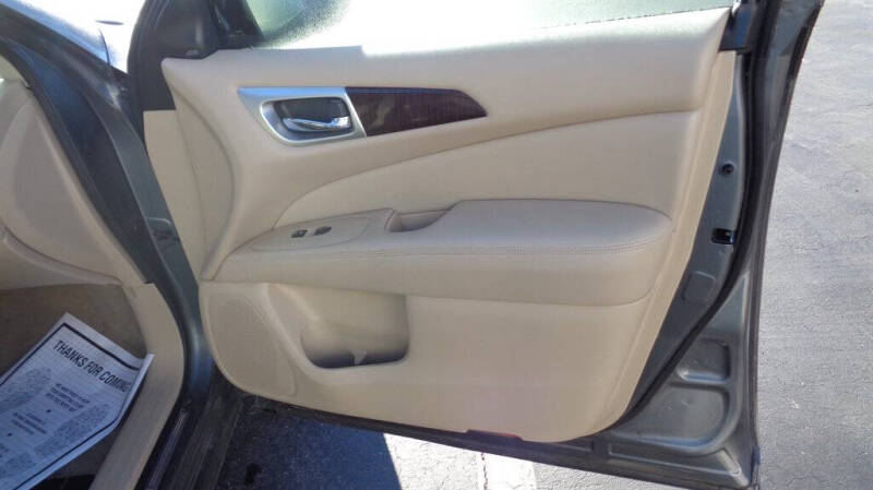 2015 Nissan Pathfinder SL