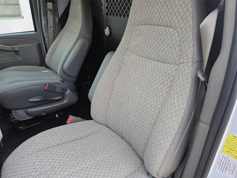2025 Chevrolet Express 2500