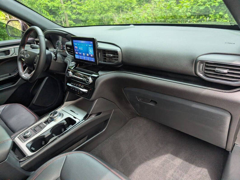 2024 Ford Explorer ST-Line