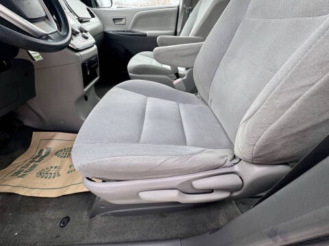 2016 Toyota Sienna L 7-Passenger