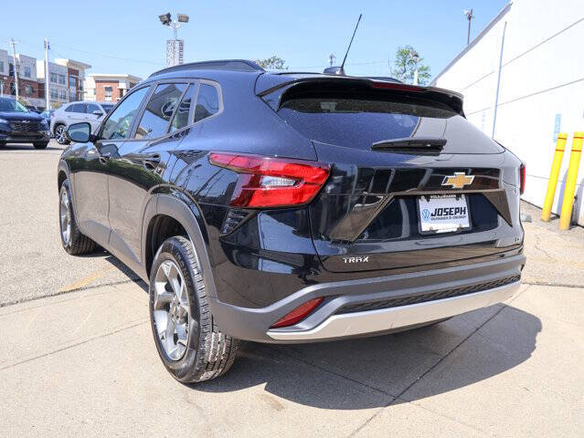 2024 Chevrolet Trax LT