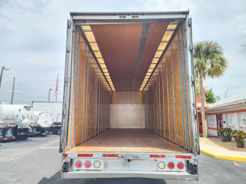 2019 Freightliner M2 106