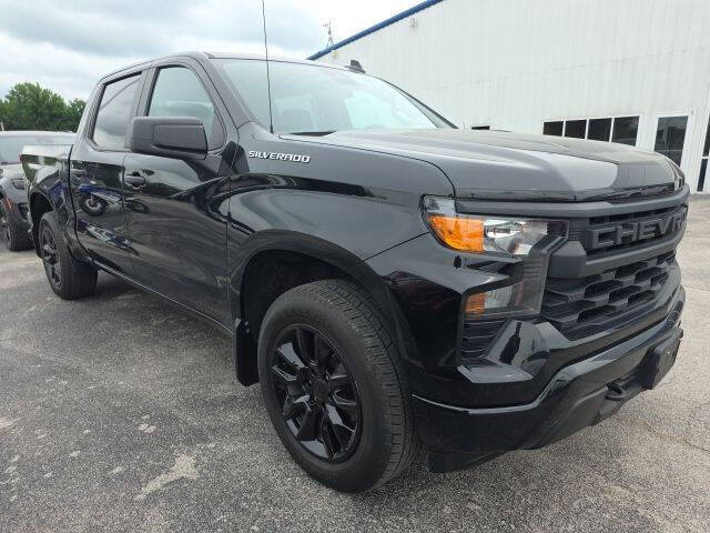 2023 Chevrolet Silverado 1500 Custom 4WD Crew Cab Short Box's photo