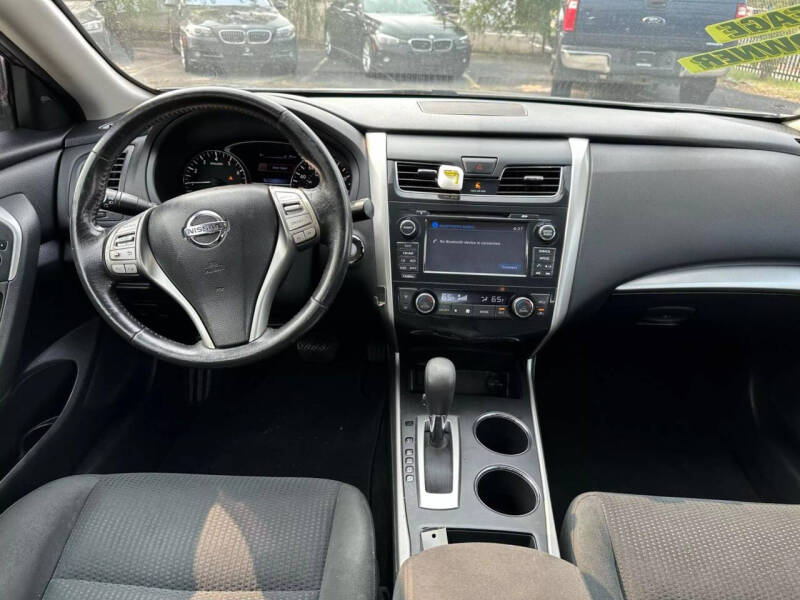 2015 Nissan Altima null photo 11