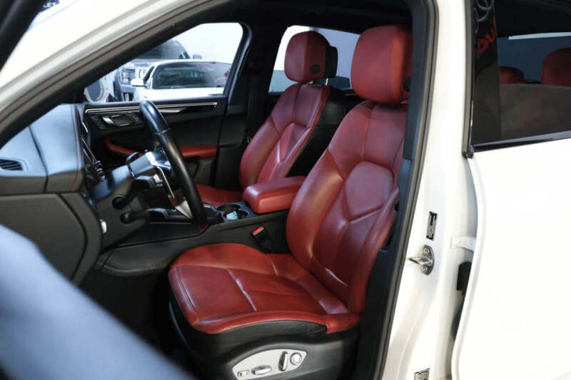 2017 Porsche Macan S