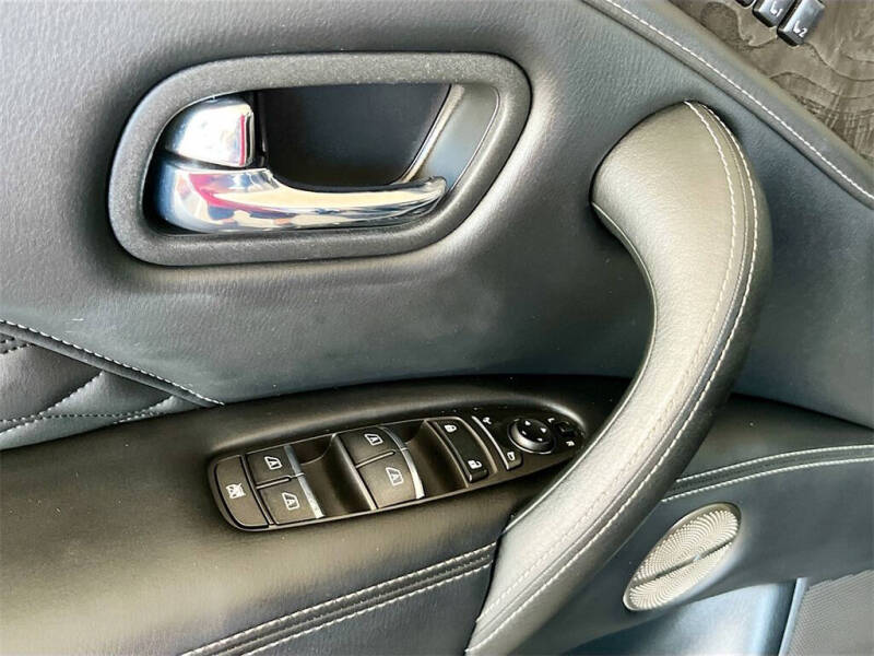 2022 Infiniti QX80 Luxe