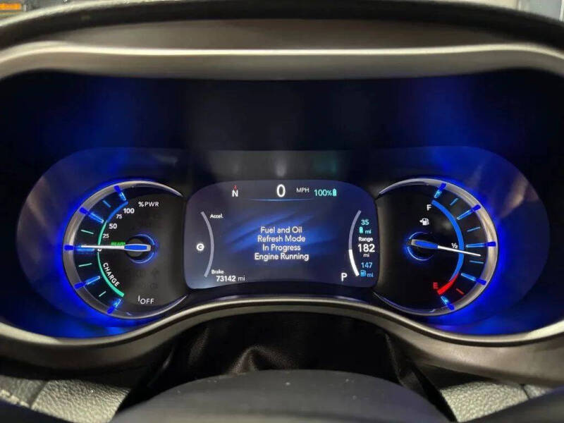 2024 Chrysler Pacifica Plug-In Hybrid Select