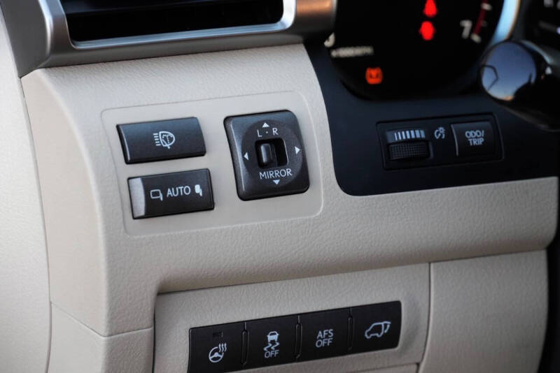 2013 Lexus LX 570