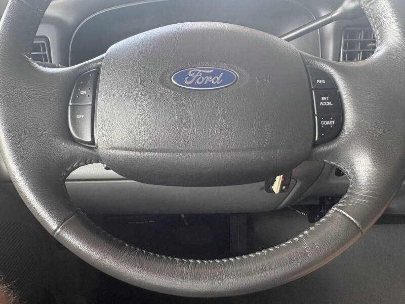 2005 Ford Excursion XLT
