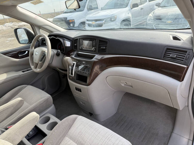 2017 Nissan Quest SV