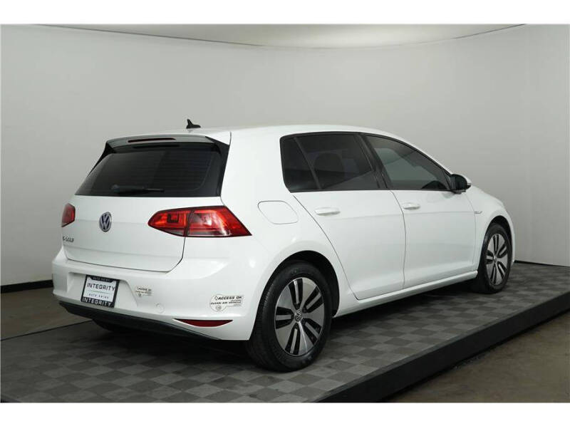2016 Volkswagen e-Golf SE
