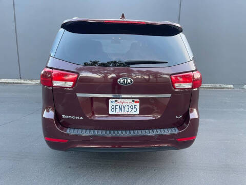 2017 Kia Sedona LX